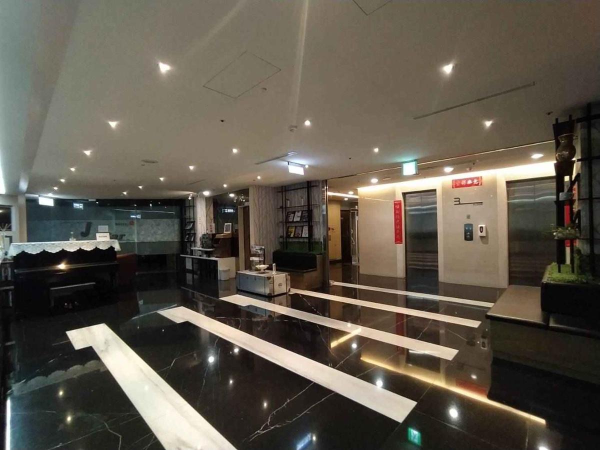ホテル J タオユアン Pingzhen エクステリア 写真